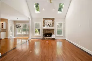 13875 Belleterre Dr, Alpharetta, GA 30004 - Photo 6