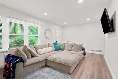 581 Meadowbrook Drive SE, Marietta, GA 30067 - Photo 4