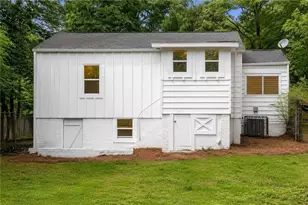2130 Donald Lee Hollowell Pkwy NW, Atlanta, GA 30318 - Photo 20