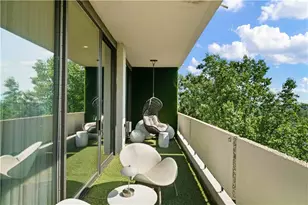 2575 Peachtree Rd NE, Atlanta, GA 30305 - Photo 12