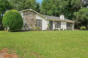 1050 Parkwest Ct, Stone Mountain, GA 30088 - Photo 2