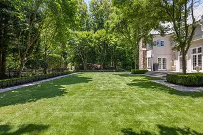 2485 W Wesley Road NW, Atlanta, GA 30327 - Photo 8