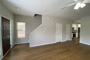 677 Kenridge Dr, Suwanee, GA 30024 - Photo 4