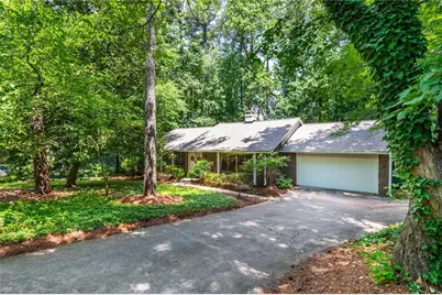 2805 Burtz Drive, Marietta, GA 30068 - Photo 4