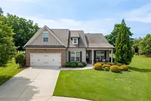 820 Lakeview Bend Cir, Jefferson, GA 30549 - Photo 2