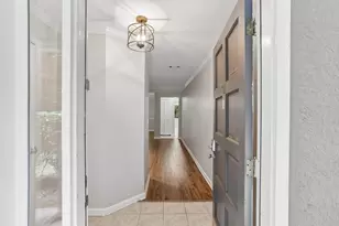 21 Brittany Way NE, Atlanta, GA 30324 - Photo 2