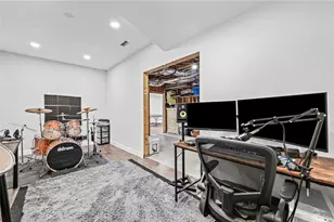 237 Belle Ln, Atlanta, GA 30328 - Photo 34
