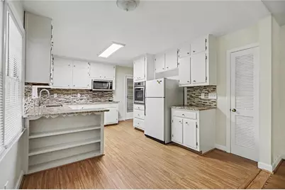 4725 Kitty Hawk Place, Atlanta, GA 30342 - Photo 8