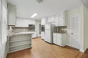 4725 Kitty Hawk Pl, Atlanta, GA 30342 - Photo 8