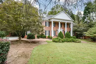 1640 Lazy River Ln, Sandy Springs, GA 30350 - Photo 6