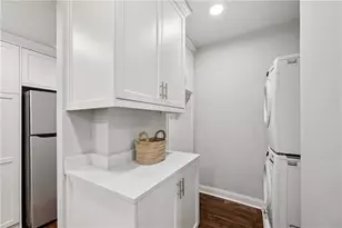 2575 Peachtree Rd NE, Atlanta, GA 30305 - Photo 20