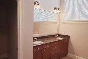 942 Perimeter Walk, Dunwoody, GA 30338 - Photo 12