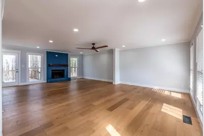 330 London Dale, Woodstock, GA 30189 - Photo 6