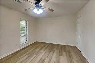 1110 Lake Dr, Roswell, GA 30075 - Photo 14