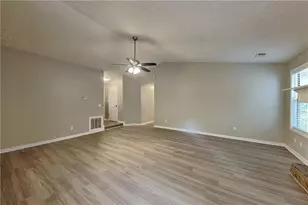 815 Riverstone Ln, Woodstock, GA 30188 - Photo 4