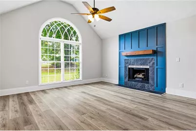 621 Radford Circle, Woodstock, GA 30188 - Photo 2