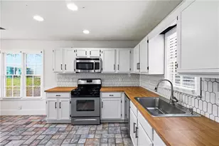 621 Radford Cir, Woodstock, GA 30188 - Photo 10
