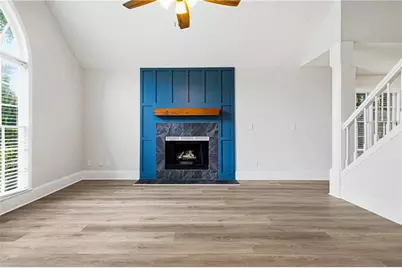621 Radford Circle, Woodstock, GA 30188 - Photo 4