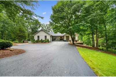 9040 Walnut Cove Court, Gainesville, GA 30506 - Photo 2