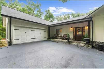 9040 Walnut Cove Court, Gainesville, GA 30506 - Photo 4