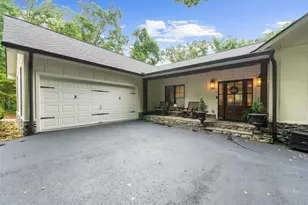 9040 Walnut Cove Ct, Gainesville, GA 30506 - Photo 4