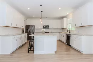 6829 Benjamin Dr, Flowery Branch, GA 30542 - Photo 14