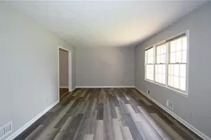 4828 Scotland Dr, Stone Mountain, GA 30088 - Photo 4