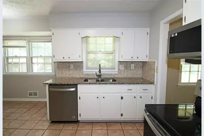 4828 Scotland Drive, Stone Mountain, GA 30088 - Photo 10