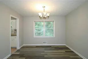 4828 Scotland Dr, Stone Mountain, GA 30088 - Photo 6