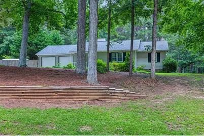 3735 Creekwood Drive, Loganville, GA 30052 - Photo 6