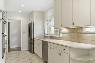 955 Vistavia Cir, Decatur, GA 30033 - Photo 6