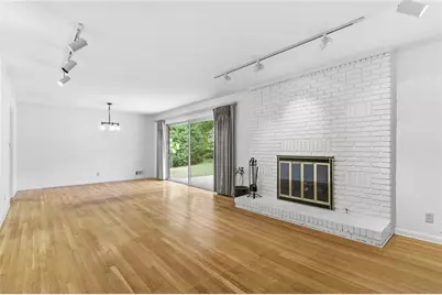 955 Vistavia Circle, Decatur, GA 30033 - Photo 2