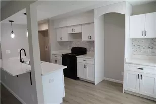 1321 Surrey Ln SW, Marietta, GA 30008 - Photo 4