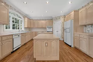 6211 Blackberry Hill, Peachtree Corners, GA 30092 - Photo 14
