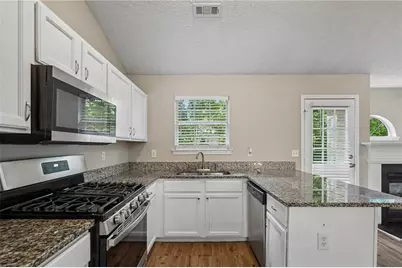 403 Edgewood Drive, McDonough, GA 30253 - Photo 14