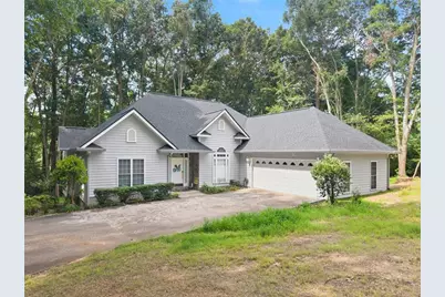 393 Brookwood Drive, Lavonia, GA 30553 - Photo 1
