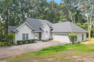 393 Brookwood Dr, Lavonia, GA 30553 - Photo 1