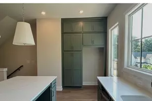 2680 Mackintosh Ct, Brookhaven, GA 30319 - Photo 2