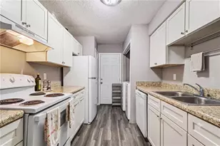 124 Rue Fontaine, Lithonia, GA 30038 - Photo 2