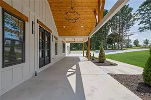 11505 Elkins Rd, Roswell, GA 30076 - Photo 4