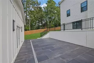 11505 Elkins Rd, Roswell, GA 30076 - Photo 14