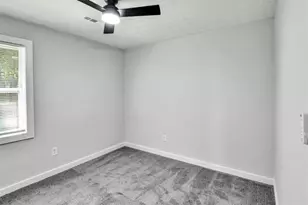 8438 N Pond Dr, Riverdale, GA 30274 - Photo 20