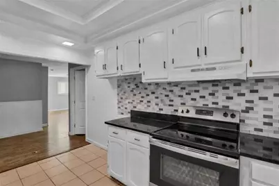 477 Fairlane Circle NW, Atlanta, GA 30331 - Photo 4