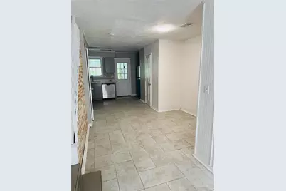 404 Prince Of Wales, Stone Mountain, GA 30083 - Photo 6