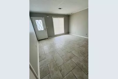 404 Prince Of Wales, Stone Mountain, GA 30083 - Photo 2