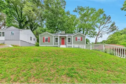 880 Pinehurst Terrace SW, Atlanta, GA 30310 - Photo 2