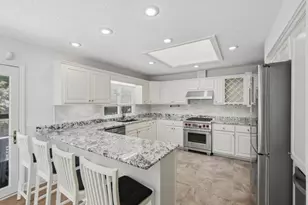1052 Lakemont Dr, Gainesville, GA 30501 - Photo 4