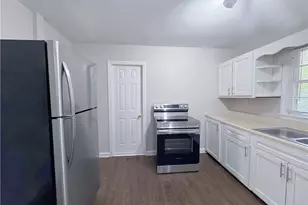 478 Pine Dr, Stone Mountain, GA 30083 - Photo 6