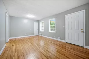 997 Pineglen Dr, Forest Park, GA 30297 - Photo 2