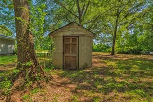 1803 Bowman Hwy NW, Dewy Rose, GA 30634 - Photo 12